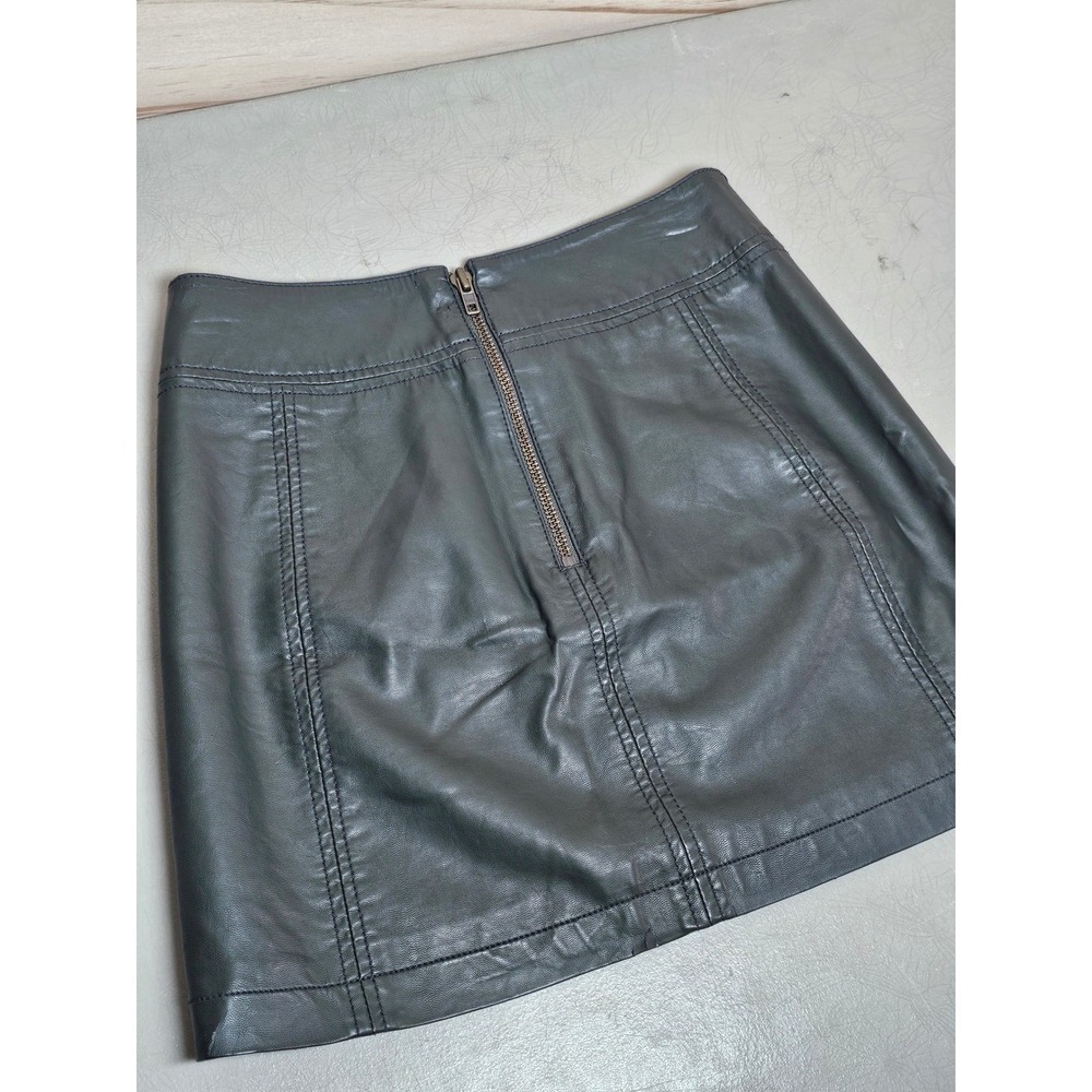 Free People Vegan Leather Mini Skirt Grey A-Line Exposed Zipper Size 2 OB424603
